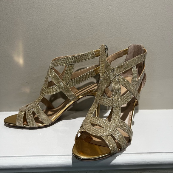 Marc Fisher Nala gold heels size 11 - Picture 2 of 7